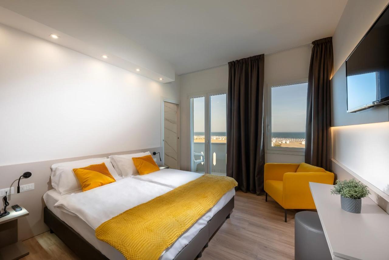 Hotel Delfino Caorle Exterior photo