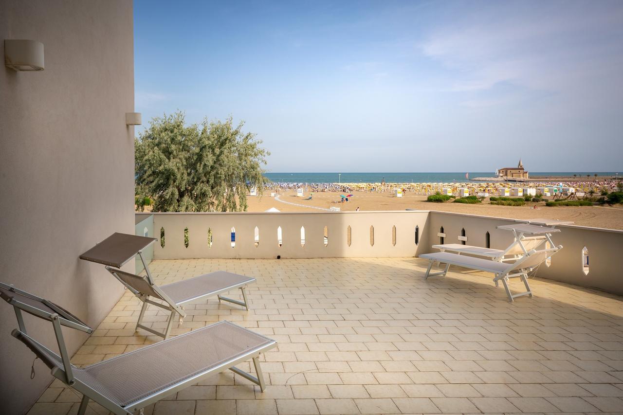 Hotel Delfino Caorle Exterior photo